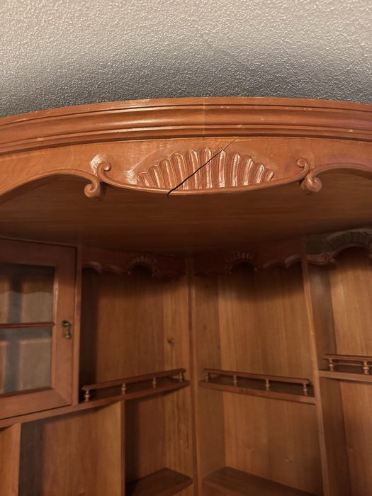 Bar de canto em madeira maciça com tampo em mármore + 2 bancos