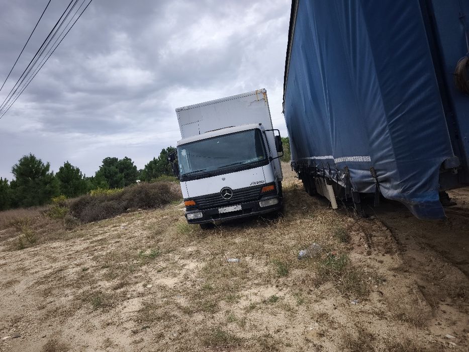 Mercedes atgo 4.2 170cv avariado