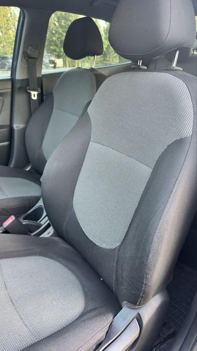 Hyundai Accent 2011 автомат 1.4