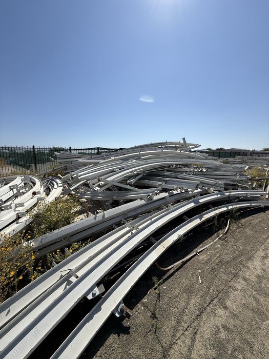 Метал, двутавр, арки из двутавра стойки