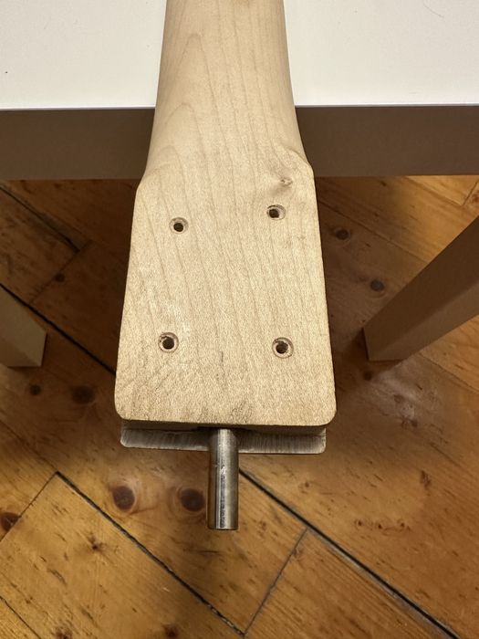 Гриф з колками для бас гітари