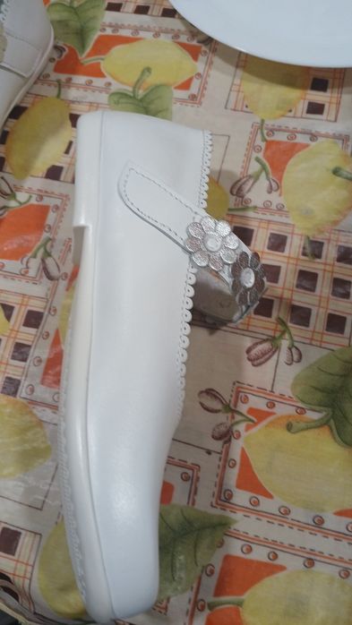 Sapatos de pele novos numero 36