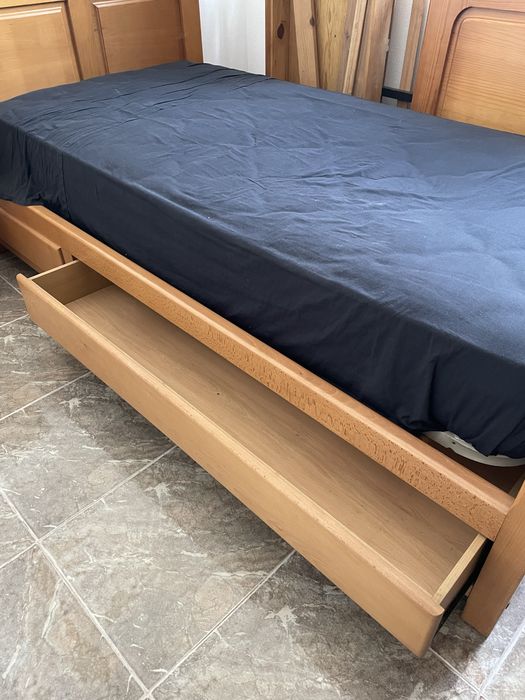 Cama de Solteiro em Pinho