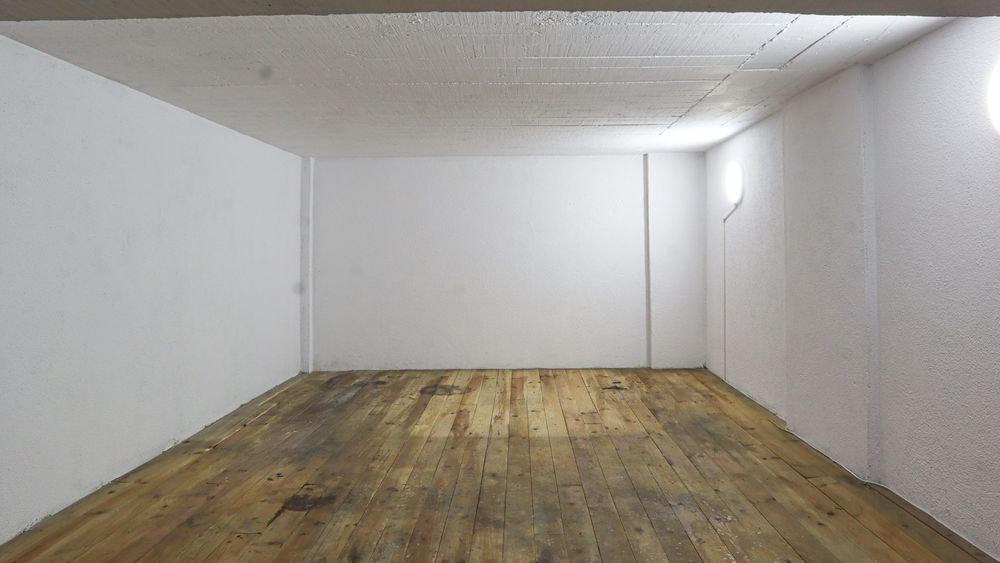 Garagem em Monte Abraão