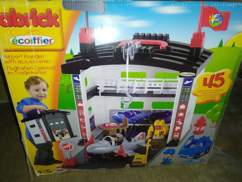 Ангар для самолетов идеальный подарок для детей 1.5-5 лет
