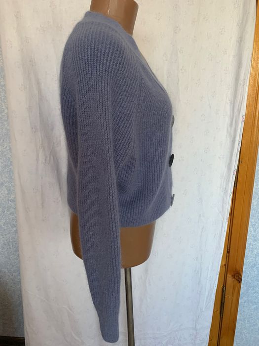 Вовняний жіночий кардиган пильно-бузкового кольору.Підійде на  XL.