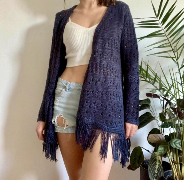 Sweter ażurowy z frędzlami Reserved, rozmiar S