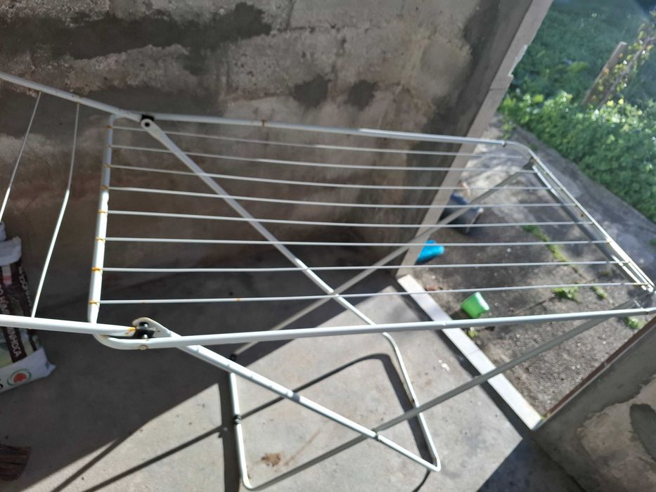 Estendal metálico com aba lateral (BARATO)