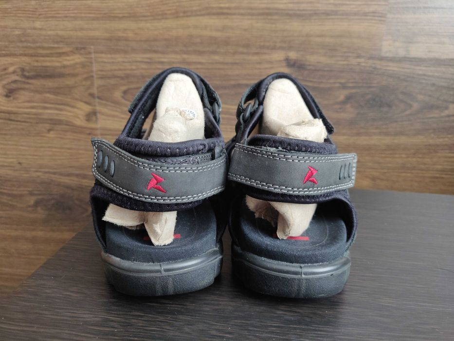 Женские сандалии ECCO р. 39 стелька 25,5 см. цвет черного асфальта.