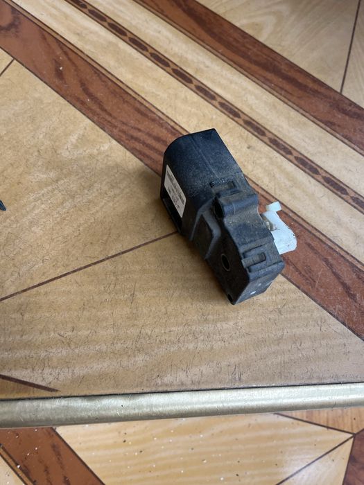 продам маторчик заслонки печки на шеврале лачети