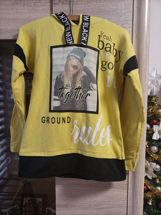 Bluza dla dziewczynki z kapturem