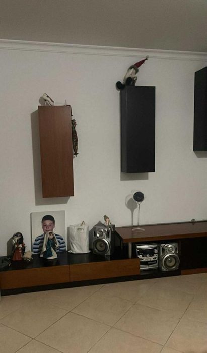 Móvel de sala com pequeno movel com gaveta