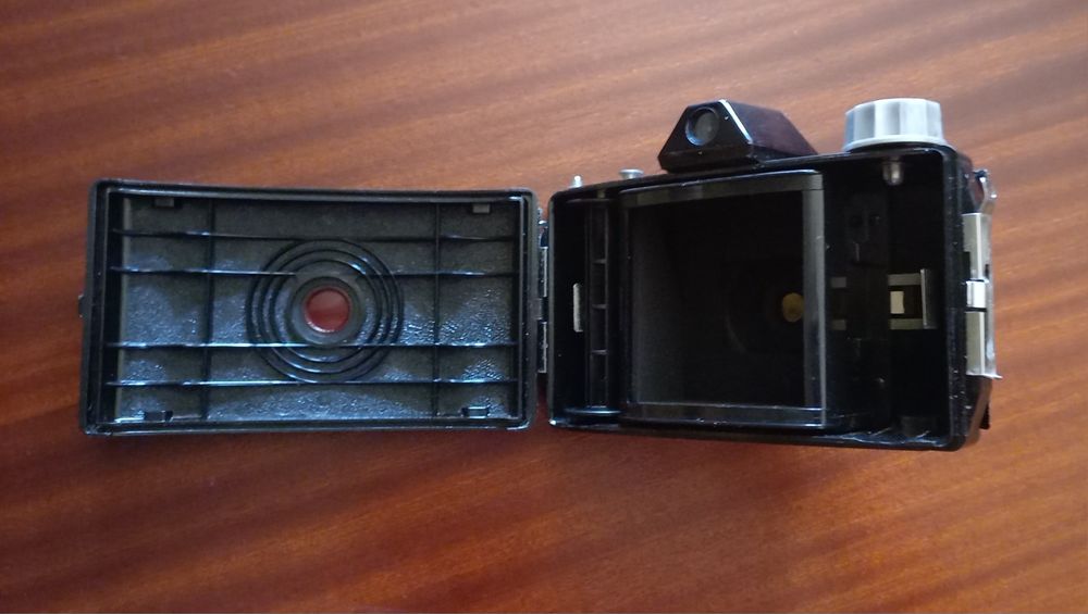 Máquina fotográfica antiga da marca Agfa