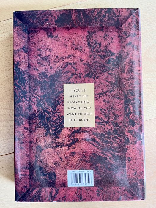 Livro “Behind Palace Doors” de Nigel Dempster & Peter Evans