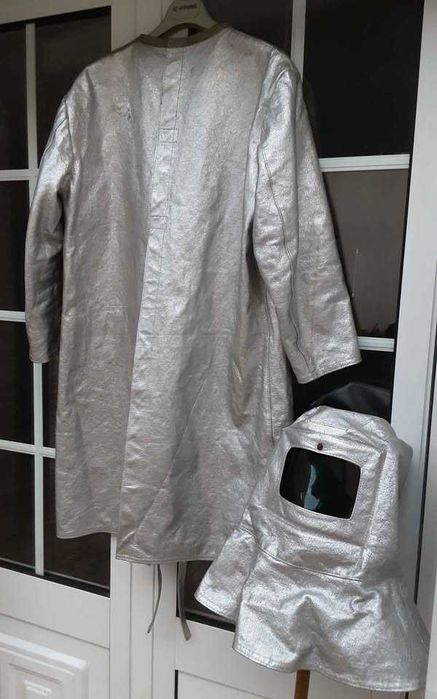 Capacete e Bata em Alumínio Protecção Altas Temperaturas - 75€