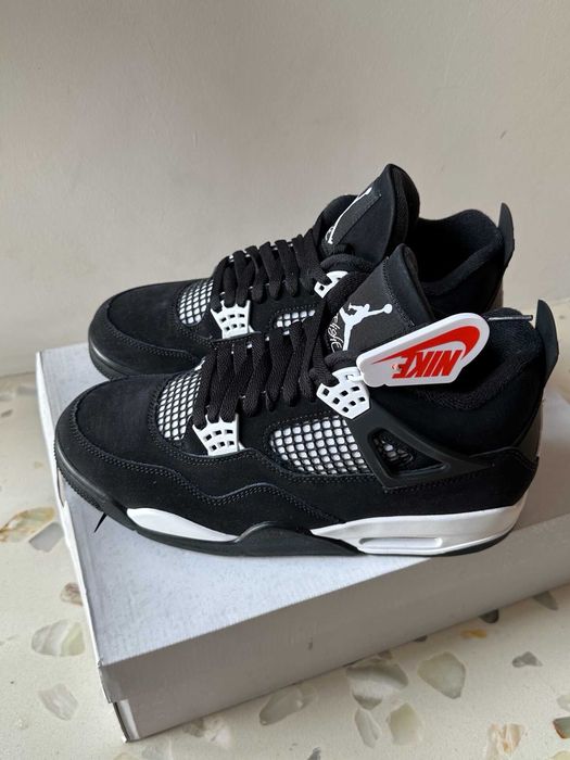 AJ4_Retro_White_Thunder 40