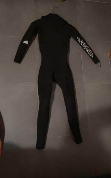 Fato surf - quase novo