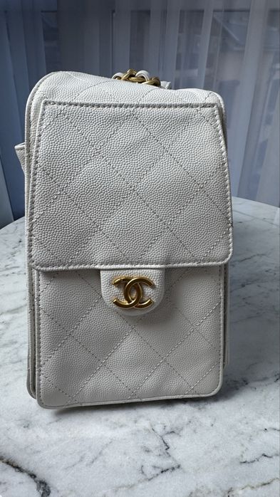 Сумка chanel hobo белого цвета