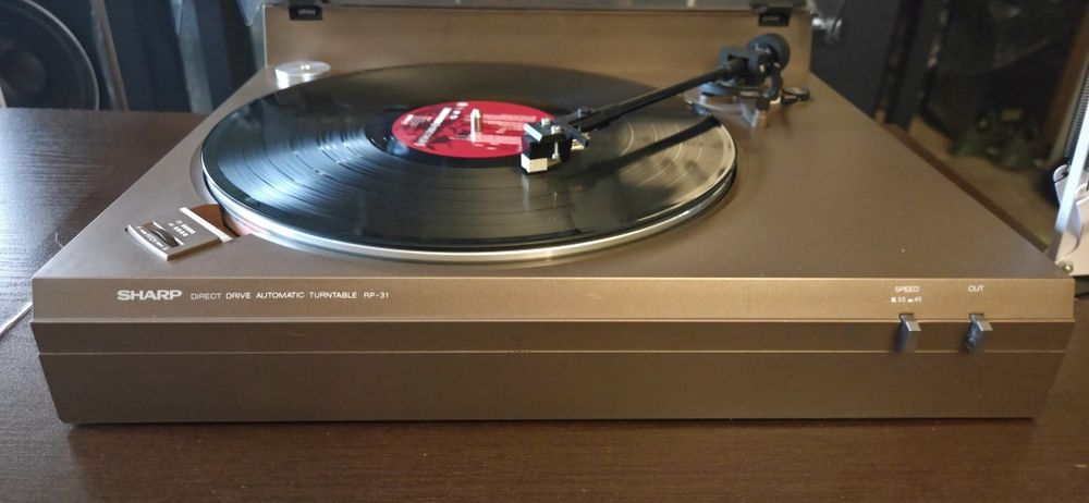 Piękny gramofon sharp RP-31