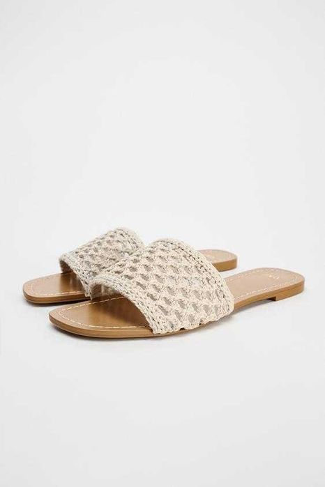 Chinelas da Zara
