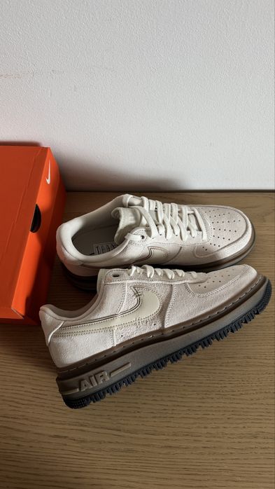 Nike Air Force 1 Luxe „Light Orewood Brown” | rozmiar 41 EU