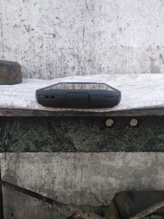 Смартфон Kyocera DuraForce Pro E6820