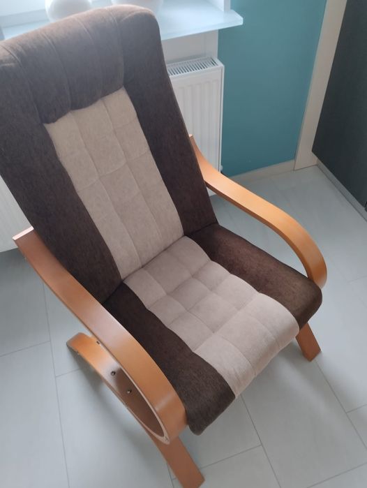 Fotel drewniany bujany