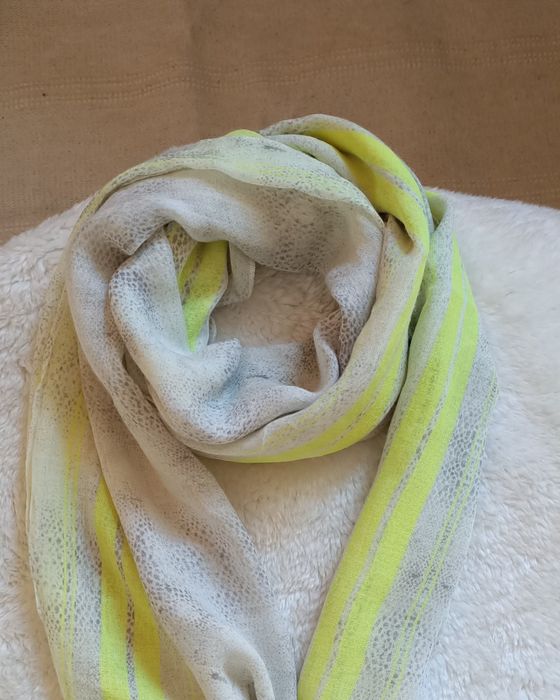 Szalik damski - jak nowy