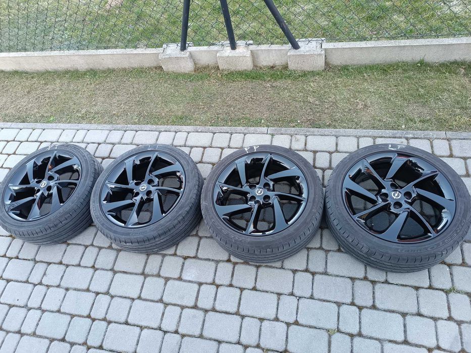 piękne felgi z oponami letnimi