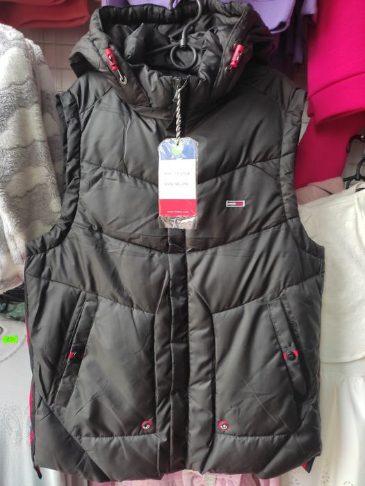 Продам жилетку Tommy Hilfiger.