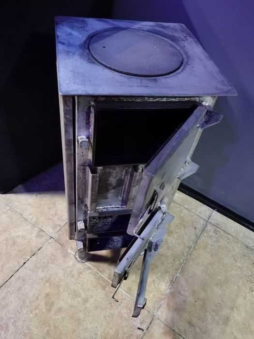 Piec typu koza z ceglami szamotowymi