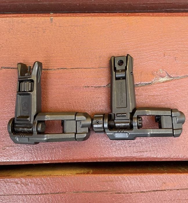Продаю бокові складні механічні приціли! Magpul MBUS Pro