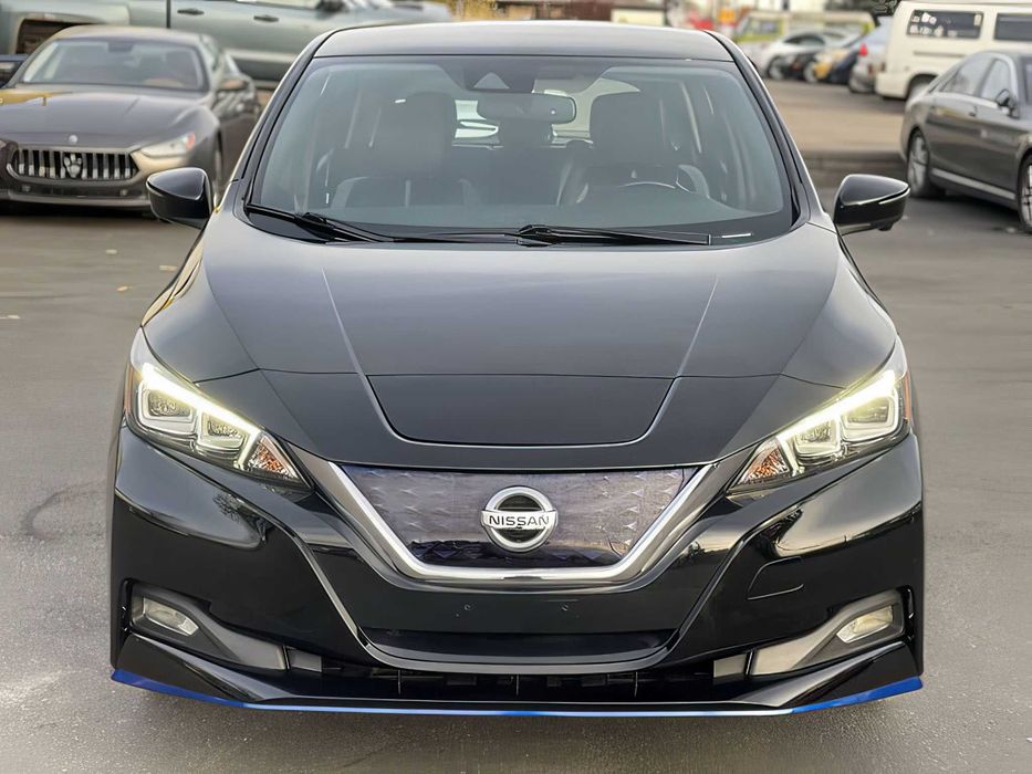 Nissan LEAF      2020