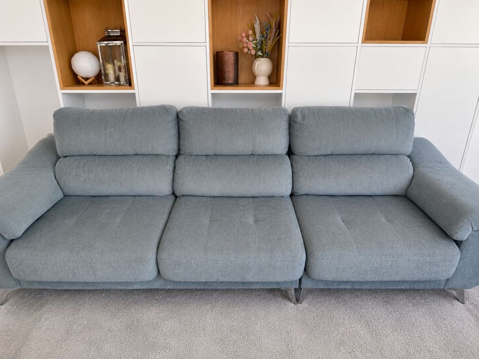 Sofa de 3 lugares + puff