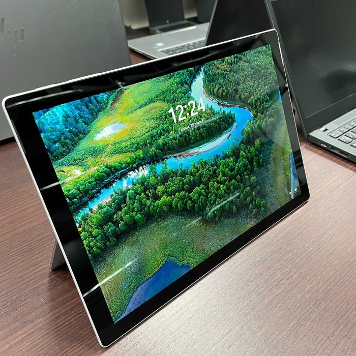 Microsoft Surface Pro 5 + Klawiatura i5 7GEN 256 SSD 12" Srebrny Kl. A