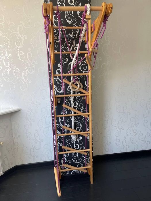 Дитяча Шведська стінка