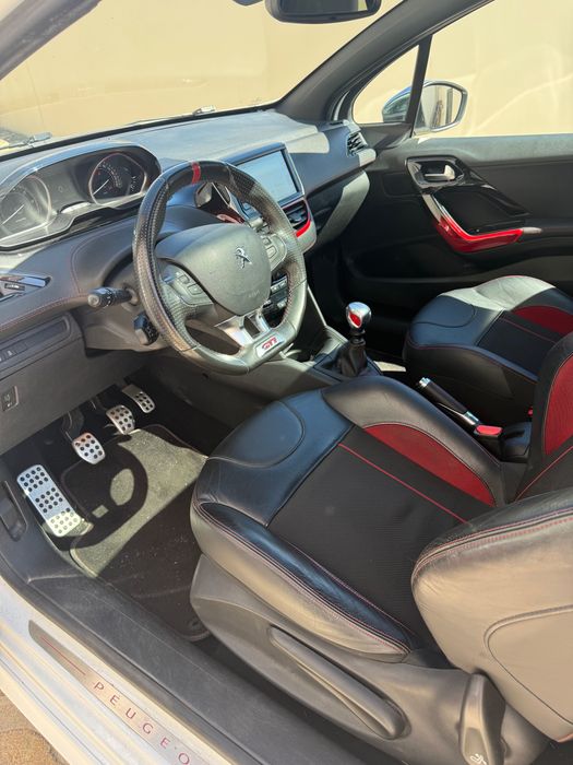 Peugeot 208 gti