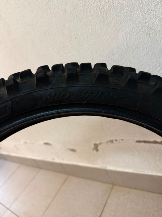 Pneu (Dunlop D908RR) + Michelin Tenere 700