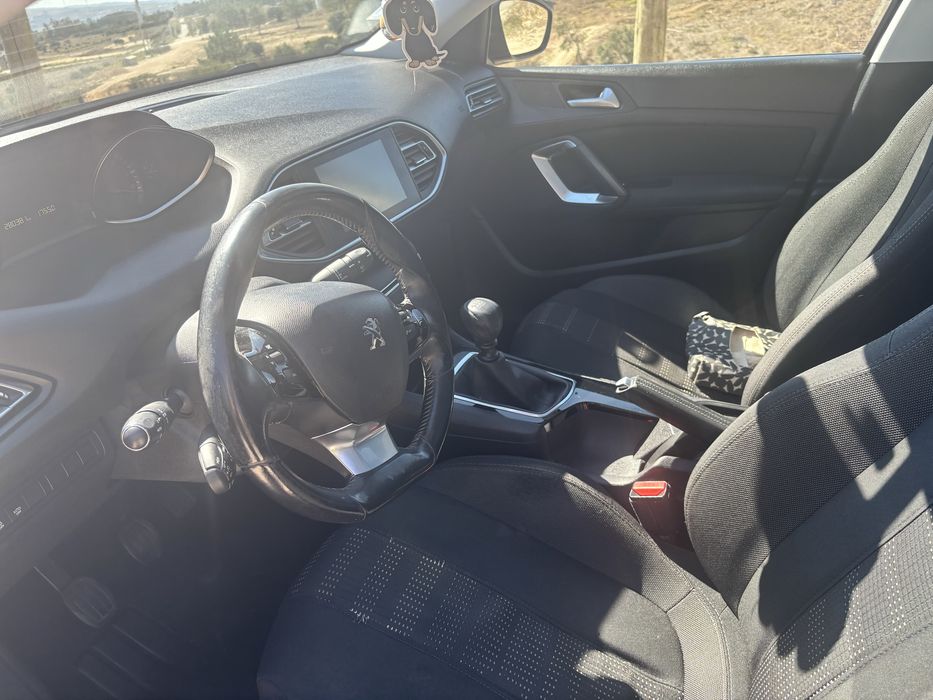 PEUGEOUT 308 2015