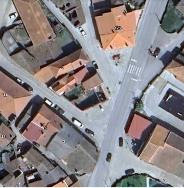 Casa devoluta em Freixedas