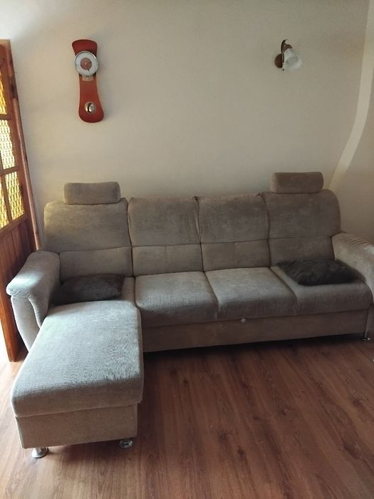 Naroznik rozkladany z funkcja spania i pojemnikiem