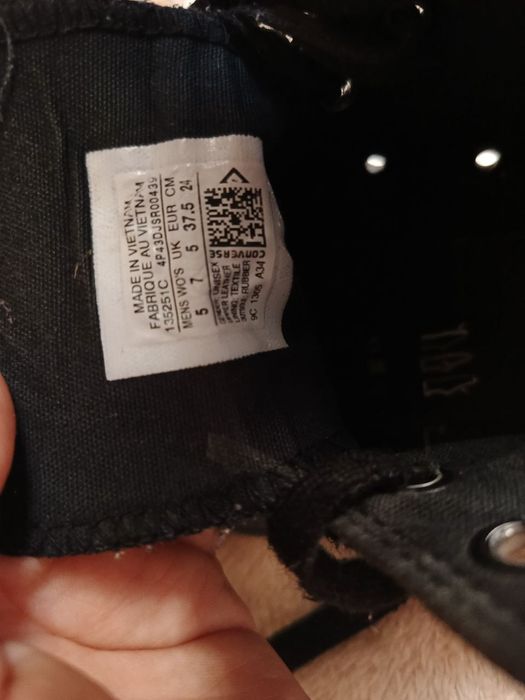 Оригінальні кросівки converse