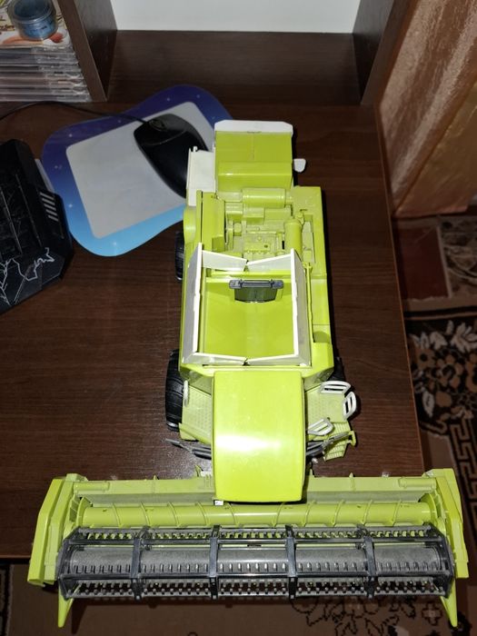 Продам комбайн класс