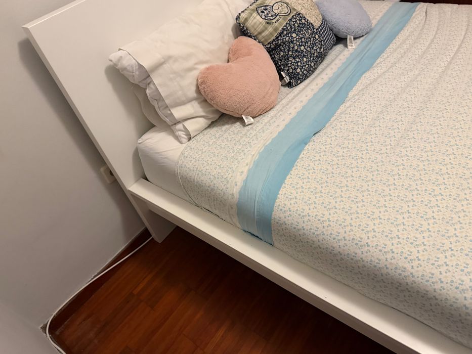 Cama com colchão da ikea a venda