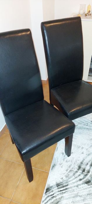 Conjunto de 4 Cadeiras Pretas