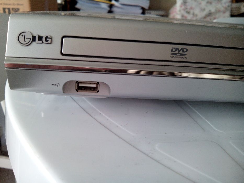 LG LH-W551 DVD/USB Cinema em casa 5.1 (para peças)