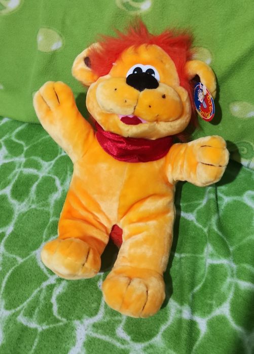 leão de peluche para crianças