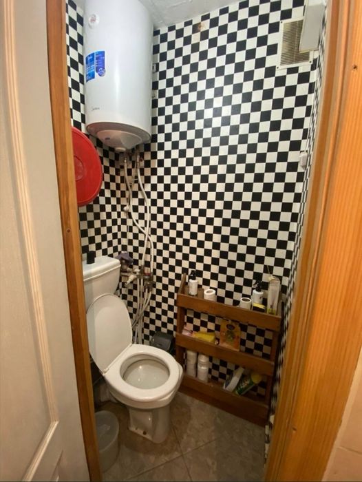 Здається кімната в гуртожитку