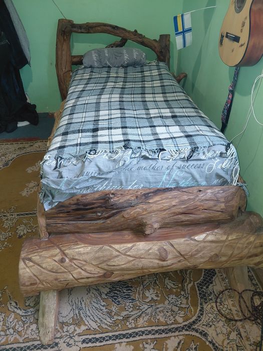 Ліжко, із дерева ручна робота, розпускали дереводерево мас
