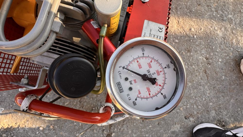 Vendo compressor de ar de alta pressao aerotecnica